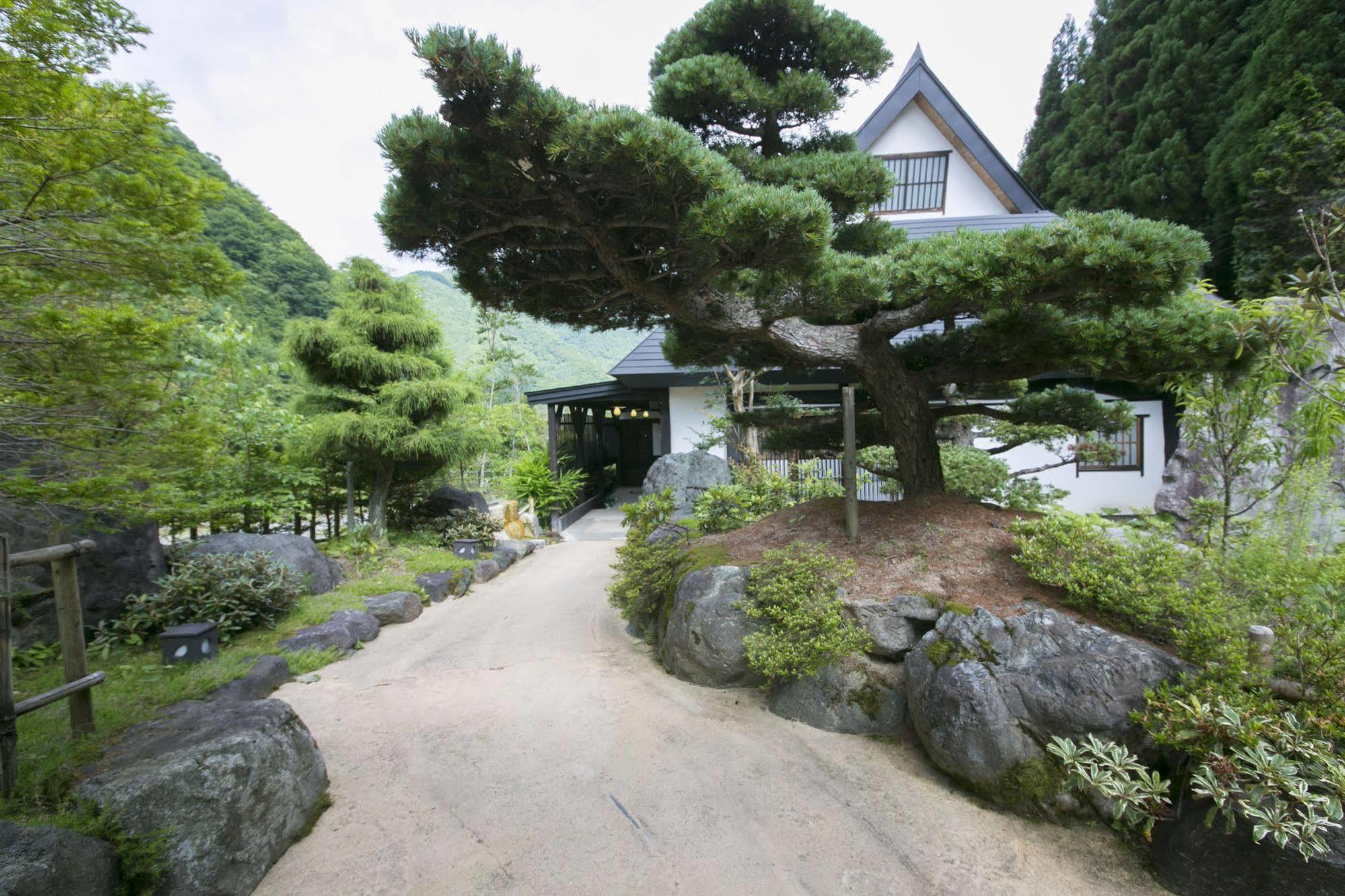 Hotel Hida Tsuzuri Oboro Takayama  Exterior foto